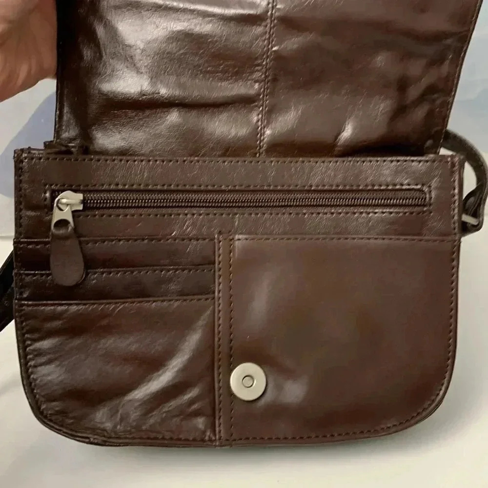 X.O chocolate brown 100% leather Crossbody, silver coloured  hardware - Picture 4 of 9